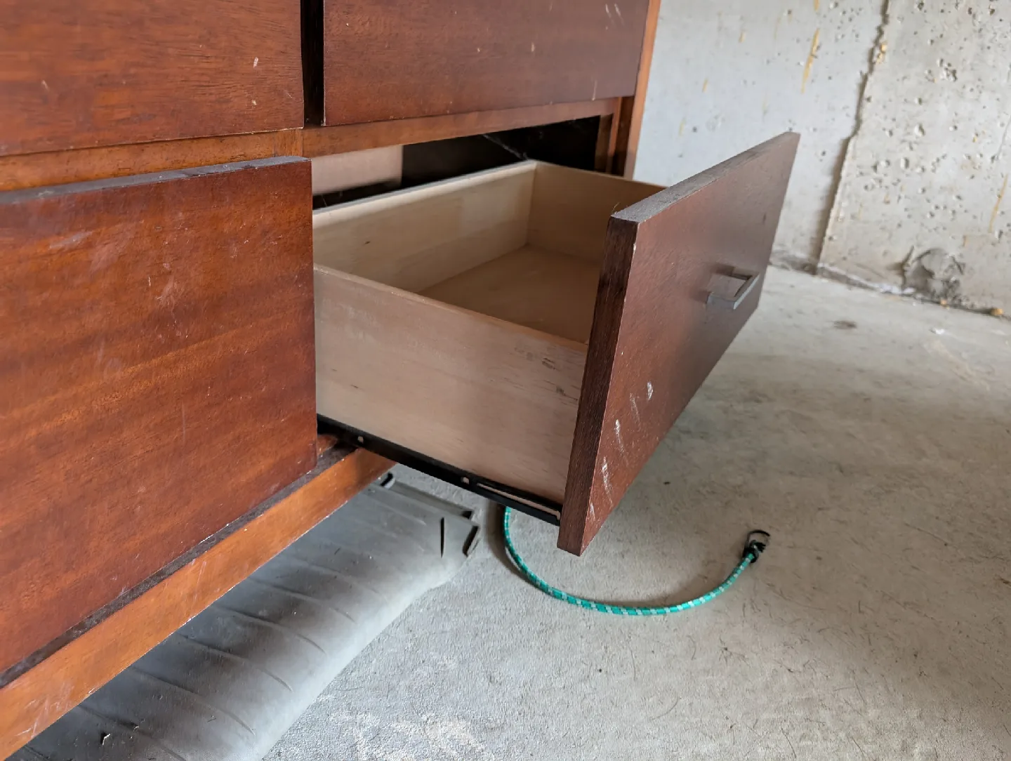 Solid Wood 6-Drawer Dresser image indicator(4)