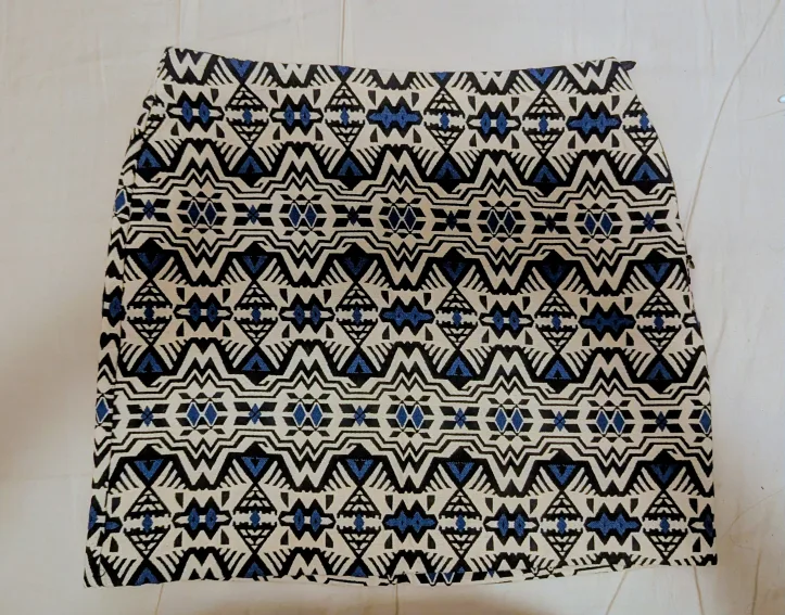 Skirt Set of 6 for $18 image indicator(2)