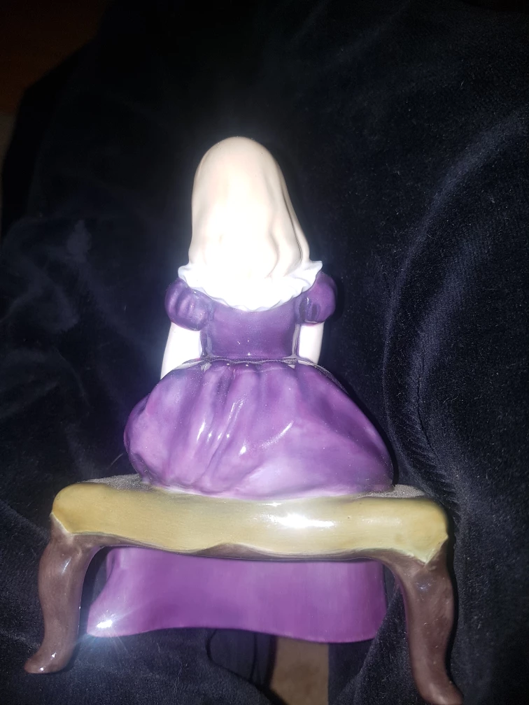 Royal Doulton Affection Figurine - photo 2