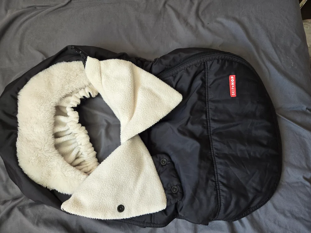 Skip Hop Stroll & Go Three-Season Footmuff - Black image indicator(2)