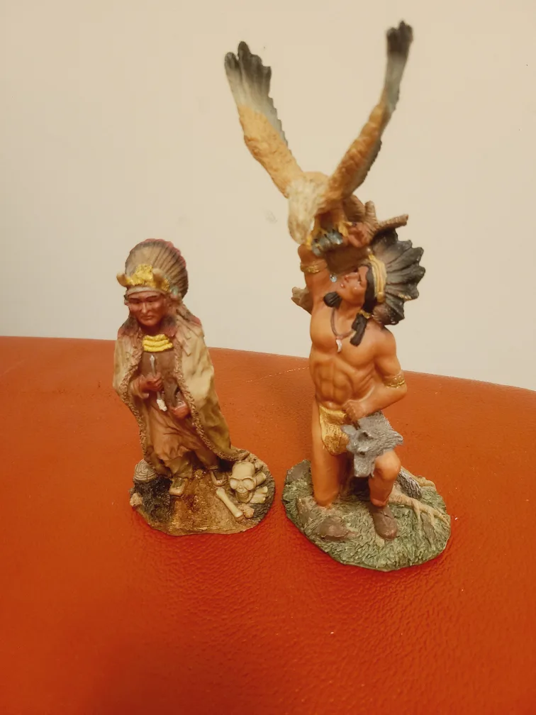 Set of 2 beautiful Native American Figurine Set thumbnail