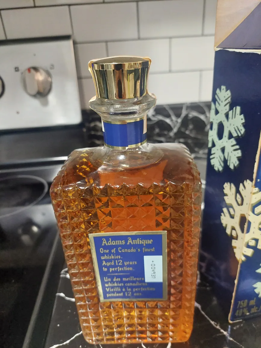 Adams Antique 12 Years Canadian Whisky image indicator(2)