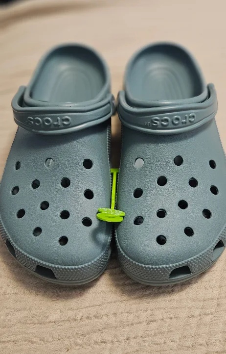 Crocs thumbnail