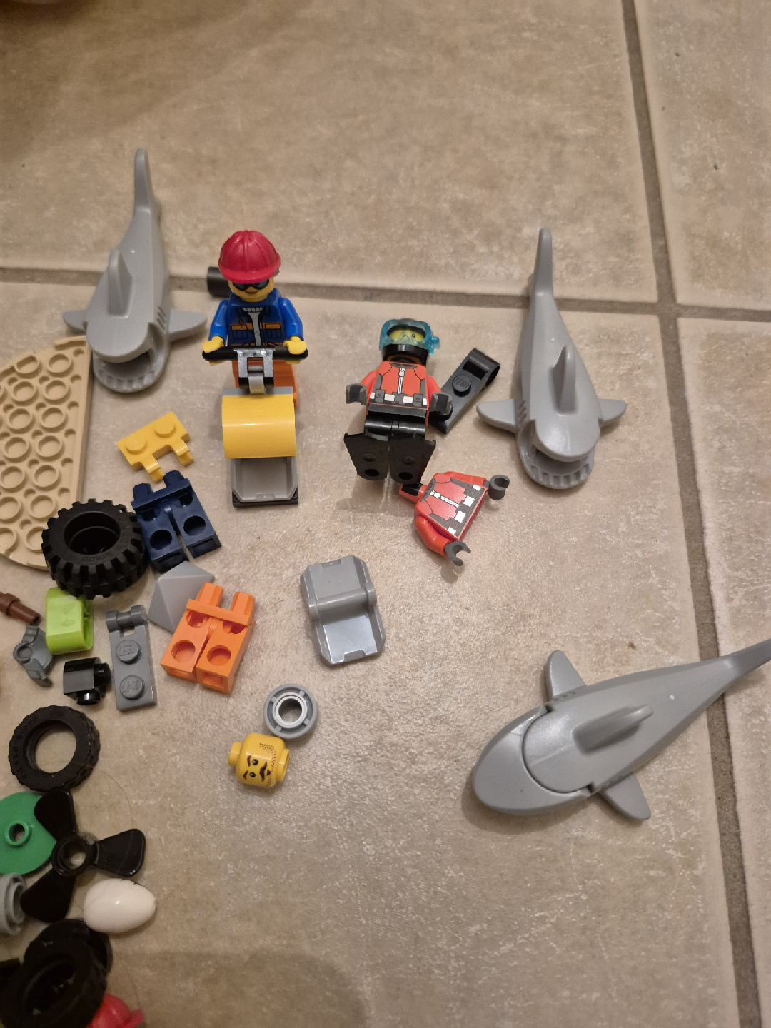 Mixed LEGO Pieces - photo 3