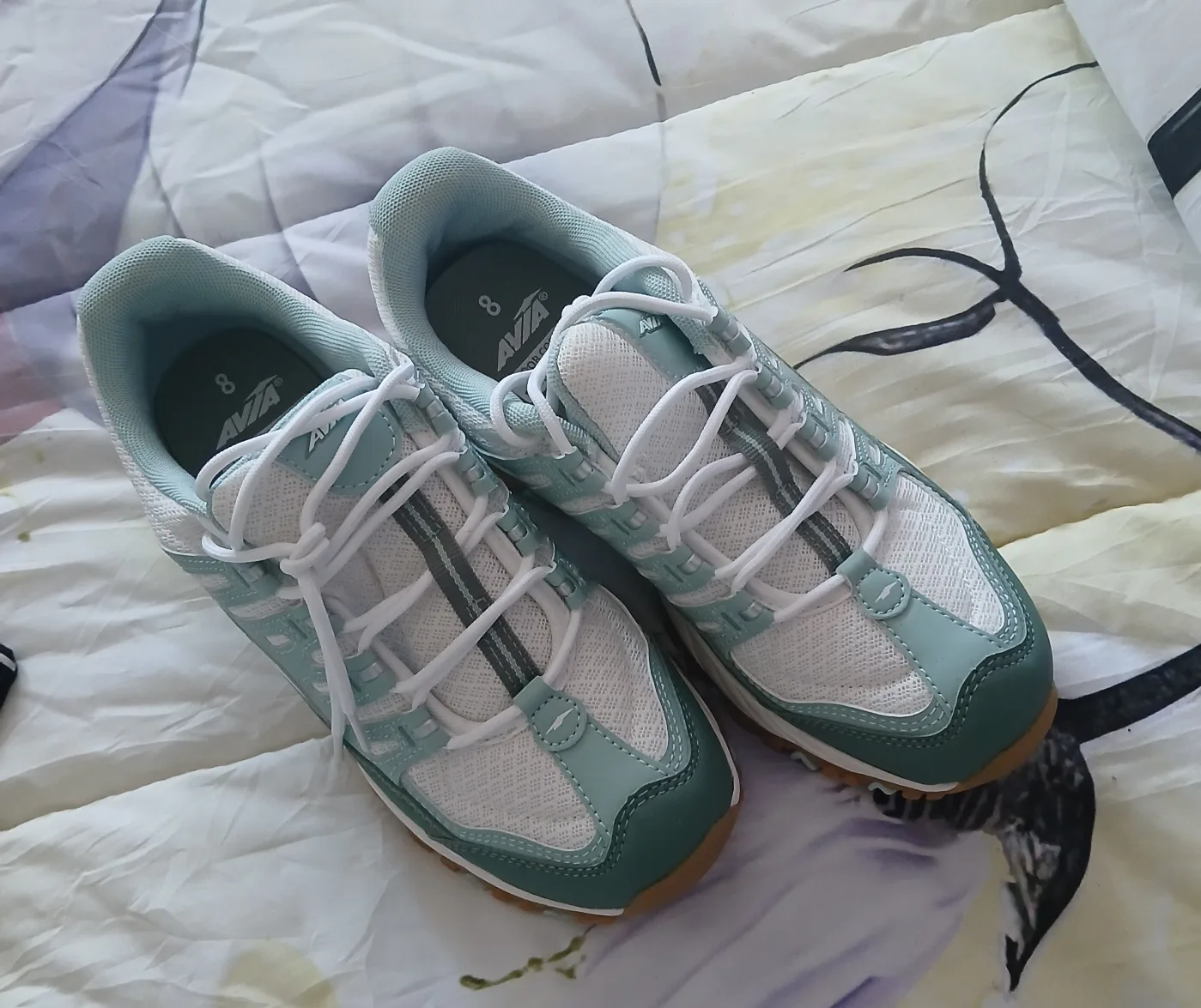 Avia Women's Athletic Shoes, Size 8 thumbnail