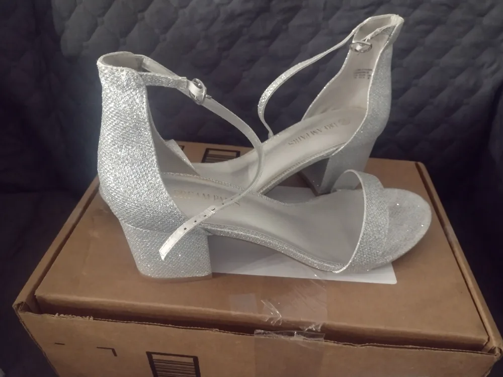 Brand new Dream Pairs Silver Glitter Heels - Size 10 image indicator(4)