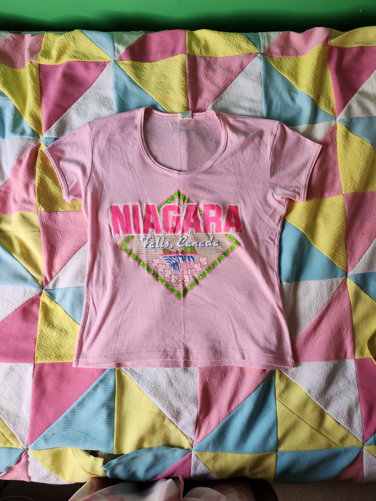 90s pink Niagara Falls souvenir t-shirt