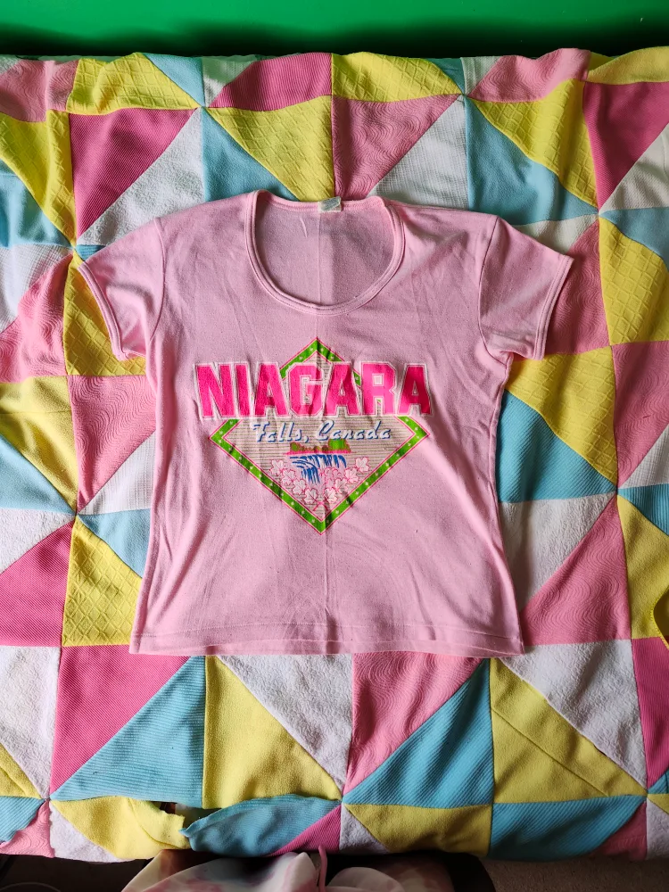 90s pink Niagara Falls souvenir t-shirt thumbnail