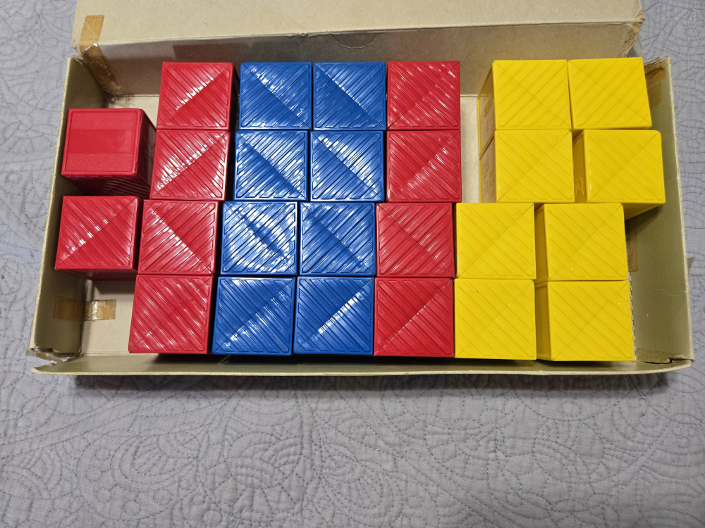 Tupperware Toys Busy Blocks - photo 2