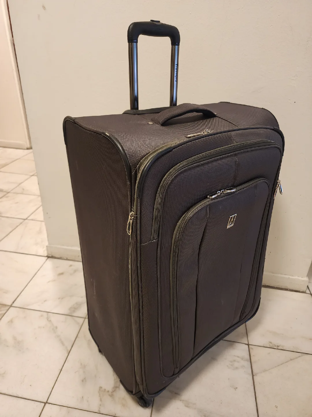 Travelpro Suitcase - check in luggage Size image indicator(7)