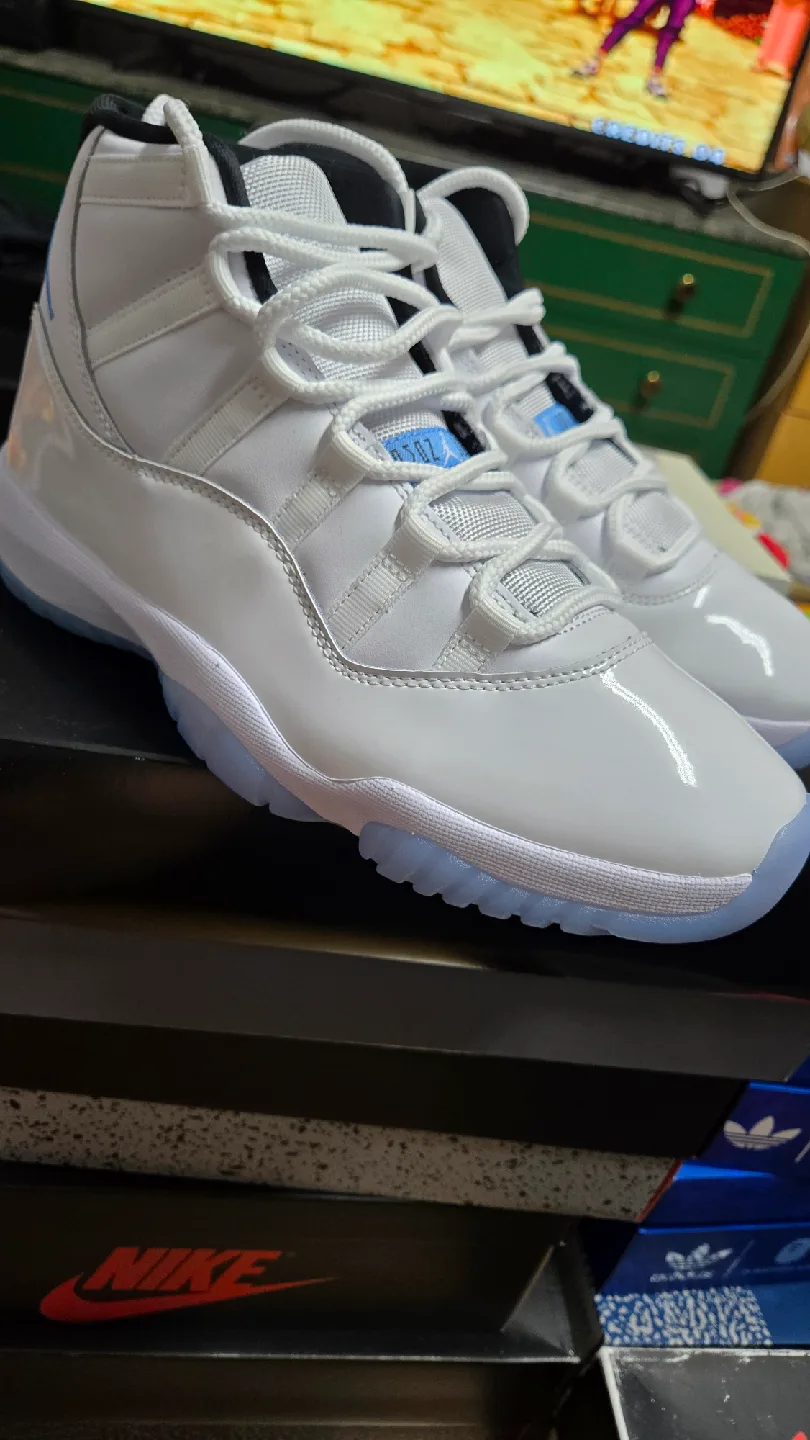 jordan 11 size 9 image indicator(3)