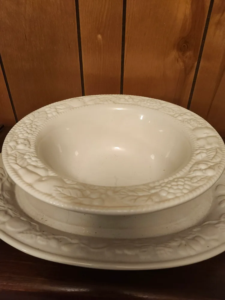 White Decorative Bowl & Plate Set image indicator(2)