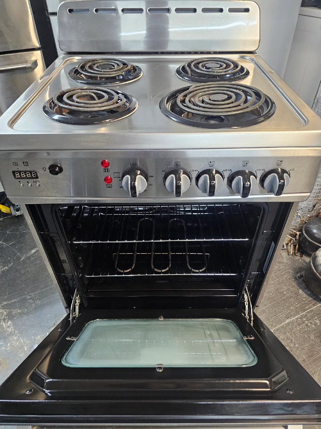 Avanti Electric Range/Stove - Silver image indicator(2)