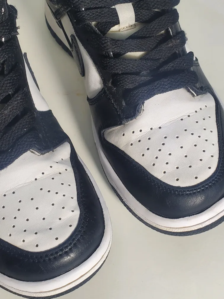 Nike Dunk Low Retro White Black Panda GS CW1590-100 Size 4.5Y image indicator(4)