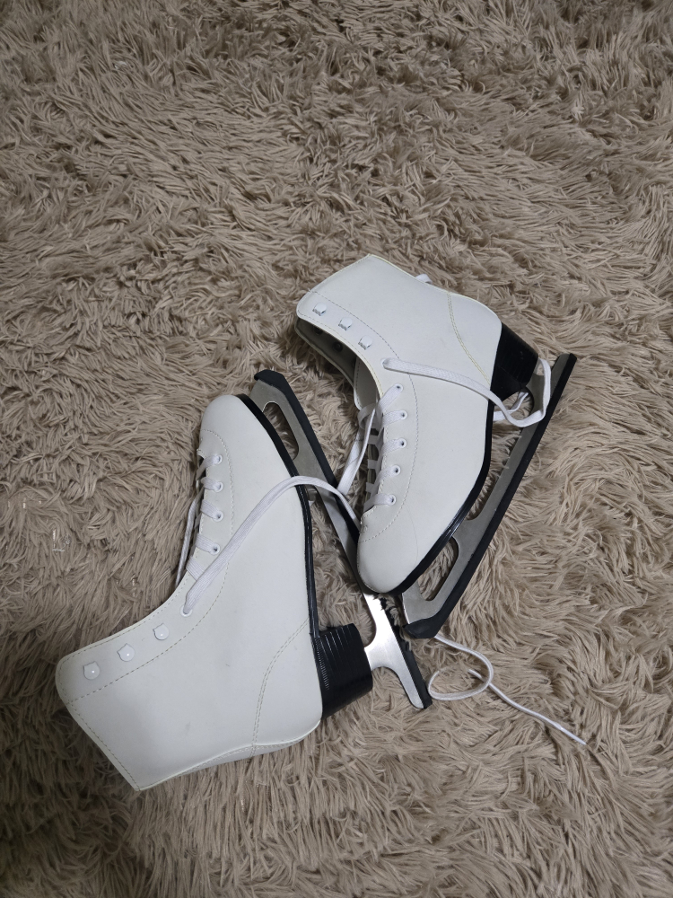 Decathlon White Ice Skates, Size 8