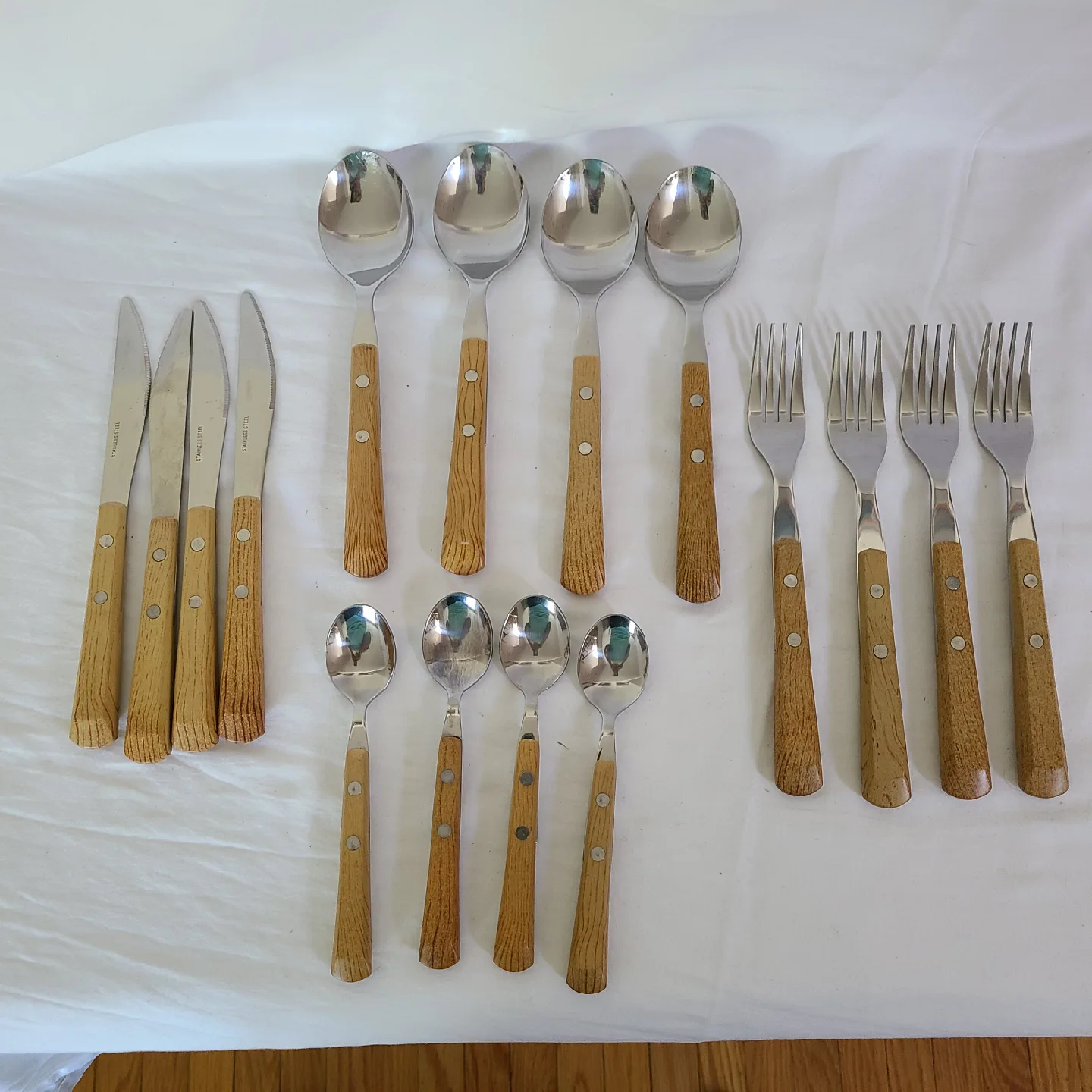 Stainless Steel Flatware Set for $5! thumbnail