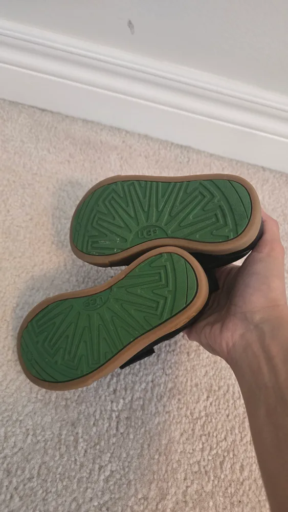 Ugg Kids' Renon II Sneakers - Black, Size 8 image indicator(2)