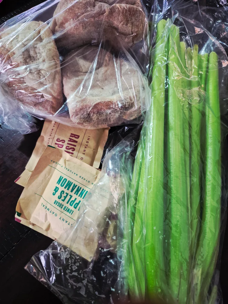 Fresh Celery & Oatmeal Packets thumbnail