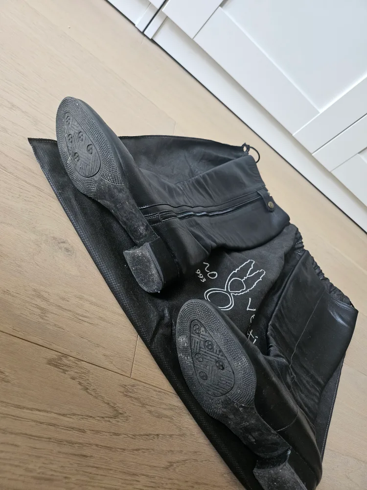 Giorno Venti Black Leather Knee High Boots image indicator(7)