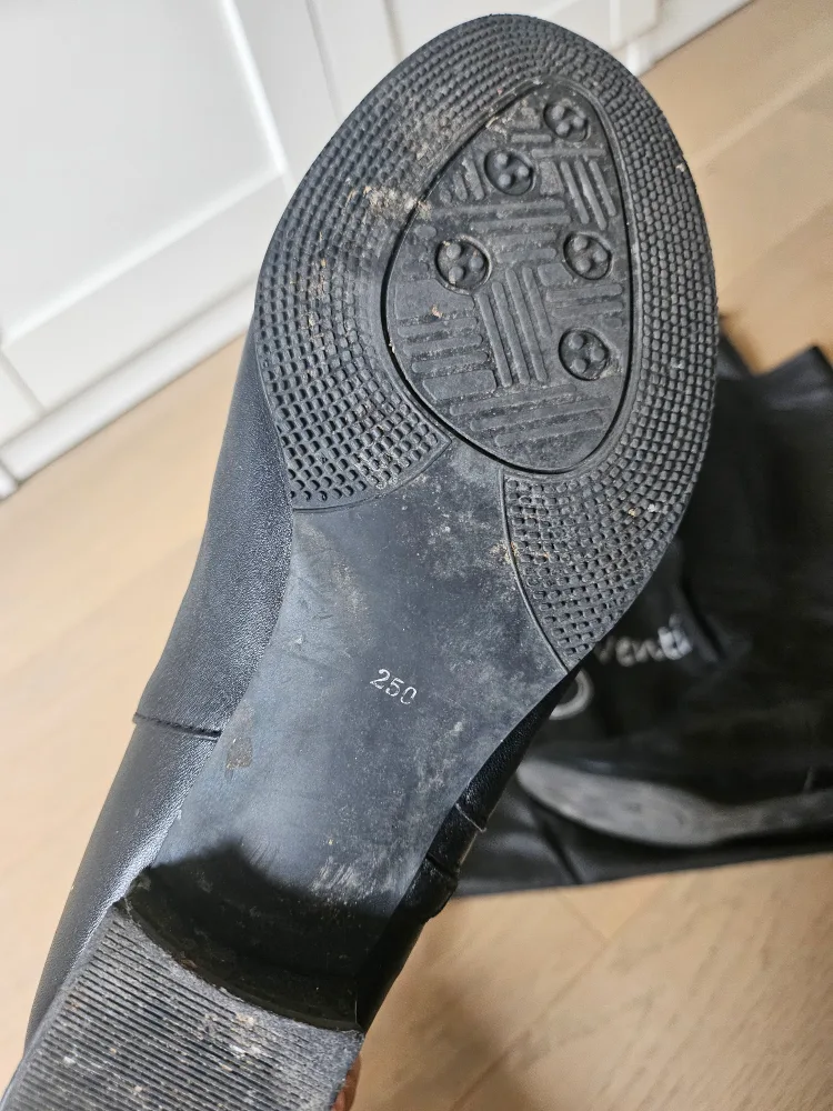 Giorno Venti Black Leather Knee High Boots image indicator(8)