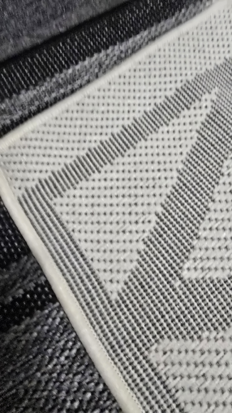 Area Rug - Geometric Pattern - photo 2