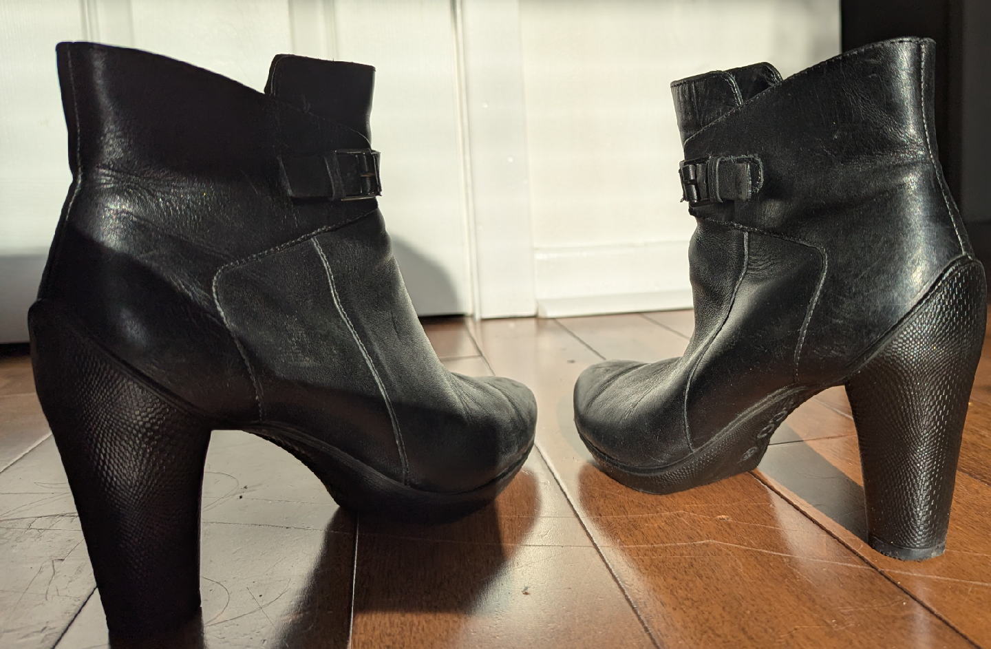 Ecco Black Leather Heeled Ankle Boots - photo 2
