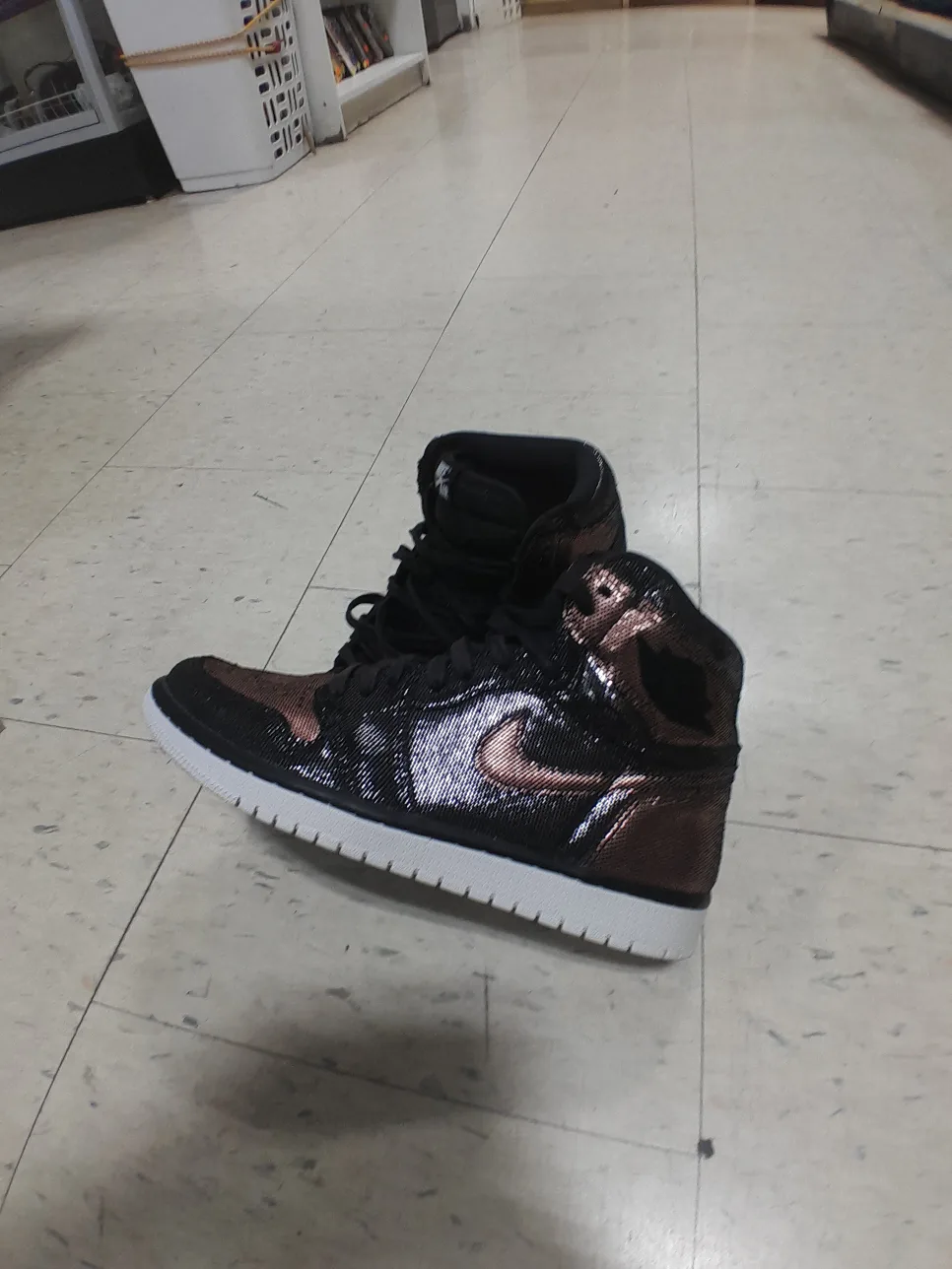 Nike Air Jordan 1 High Bronze Women's Size 9 thumbnail