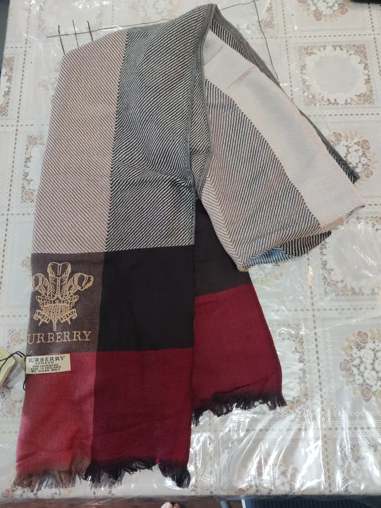 100% Cashmere Scarf thumbnail