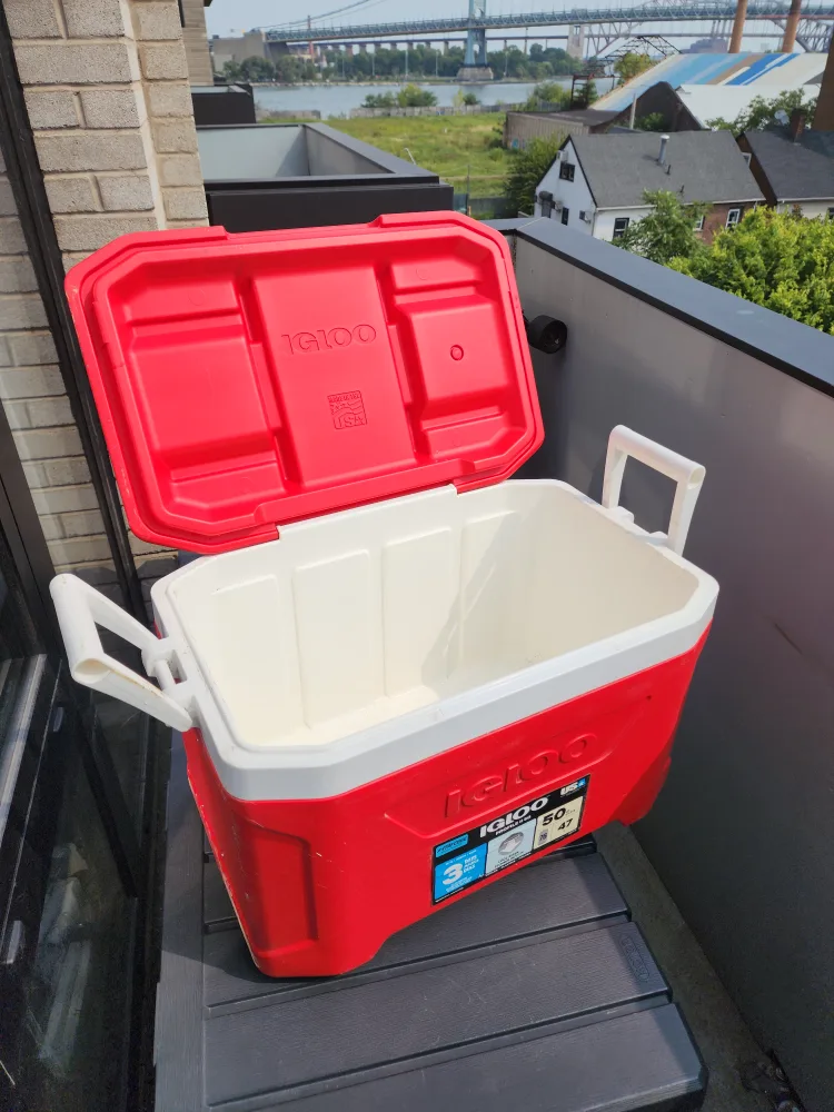 Igloo Profile 50 Qt Cooler - Red thumbnail