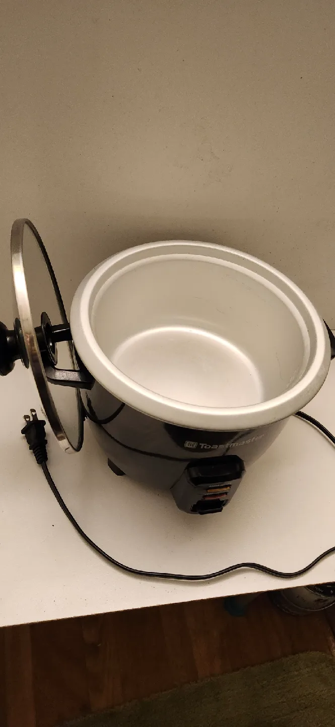 USED Toastmaster Rice Cooker Black 6 cup.PRICE FIRM image indicator(4)