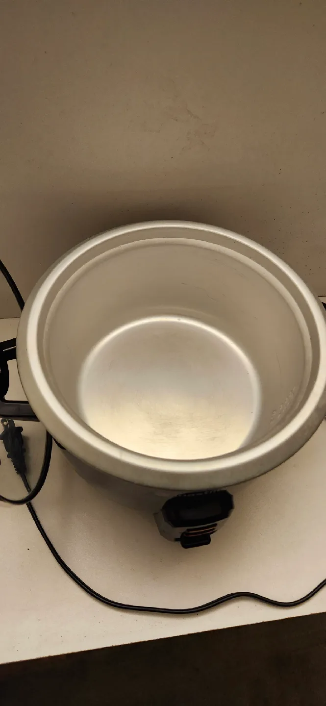 USED Toastmaster Rice Cooker Black 6 cup.PRICE FIRM image indicator(5)