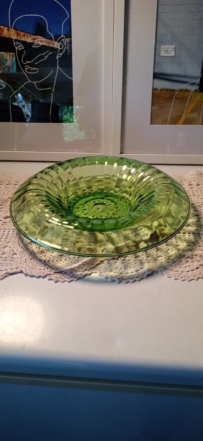 1930s Uranium Glass Bowl image indicator(2)