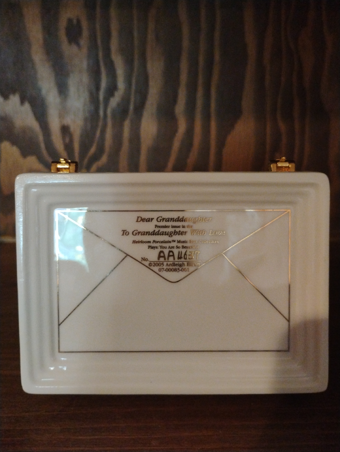 Heirloom Porcelain Granddaughter Music Box - photo 4