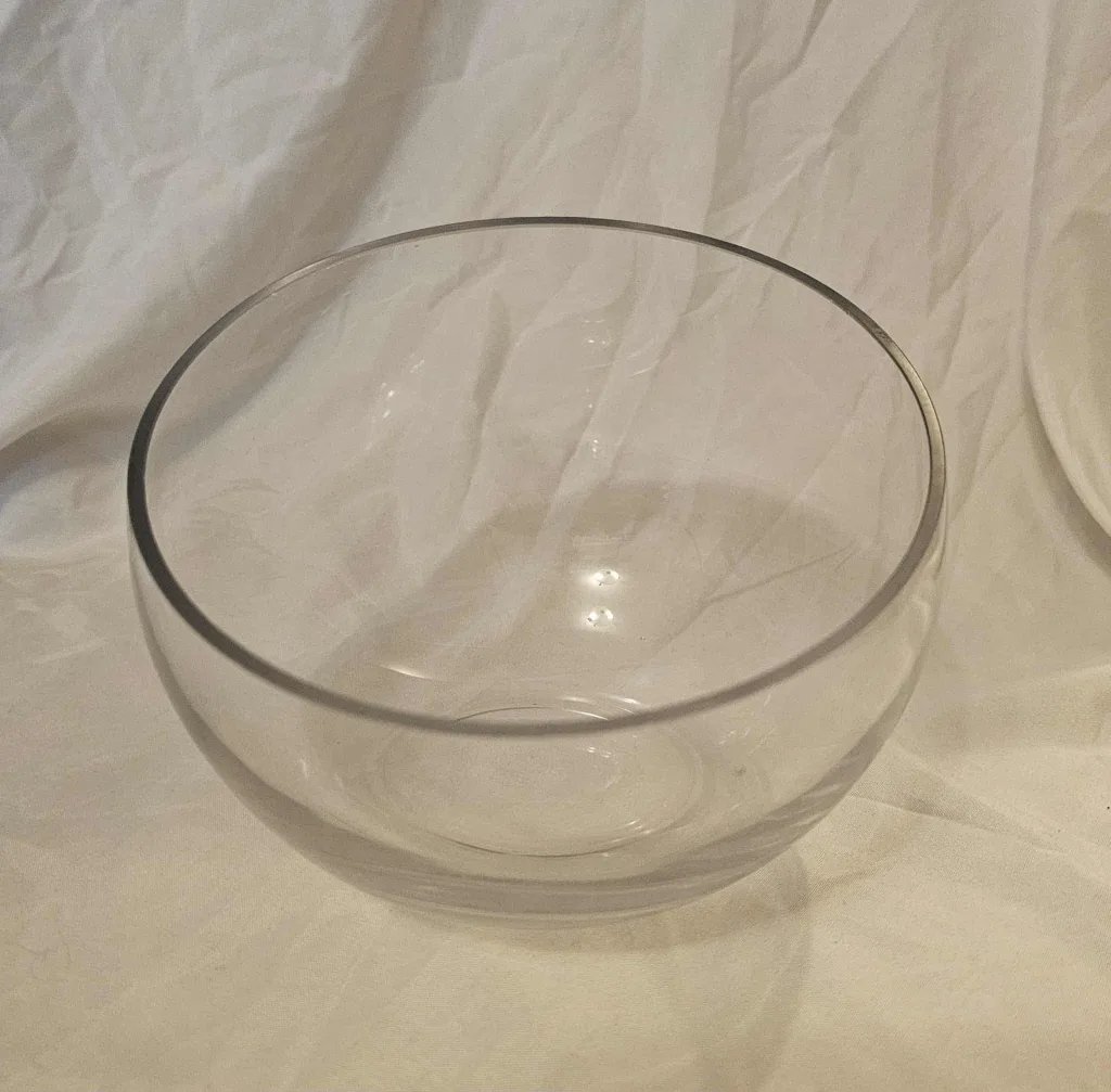 Small Tilted Glass Bowl Vase image indicator(4)