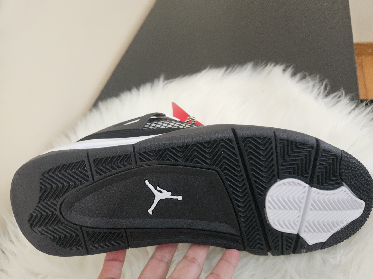 Jordan 4s White Thunders - photo 3