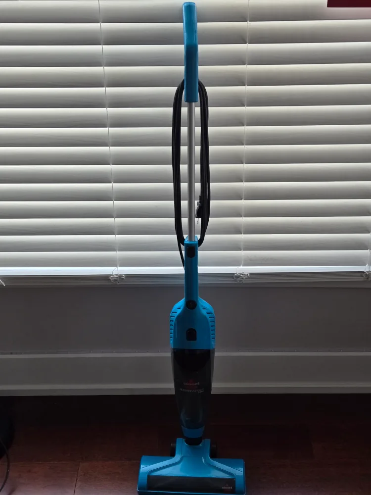 Bissell FeatherWeight Turbo Stick Vacuum - Blue image indicator(2)
