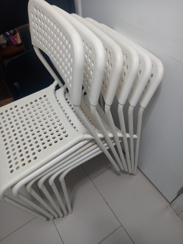 IKEA White Chairs - Set of 6 - photo 2