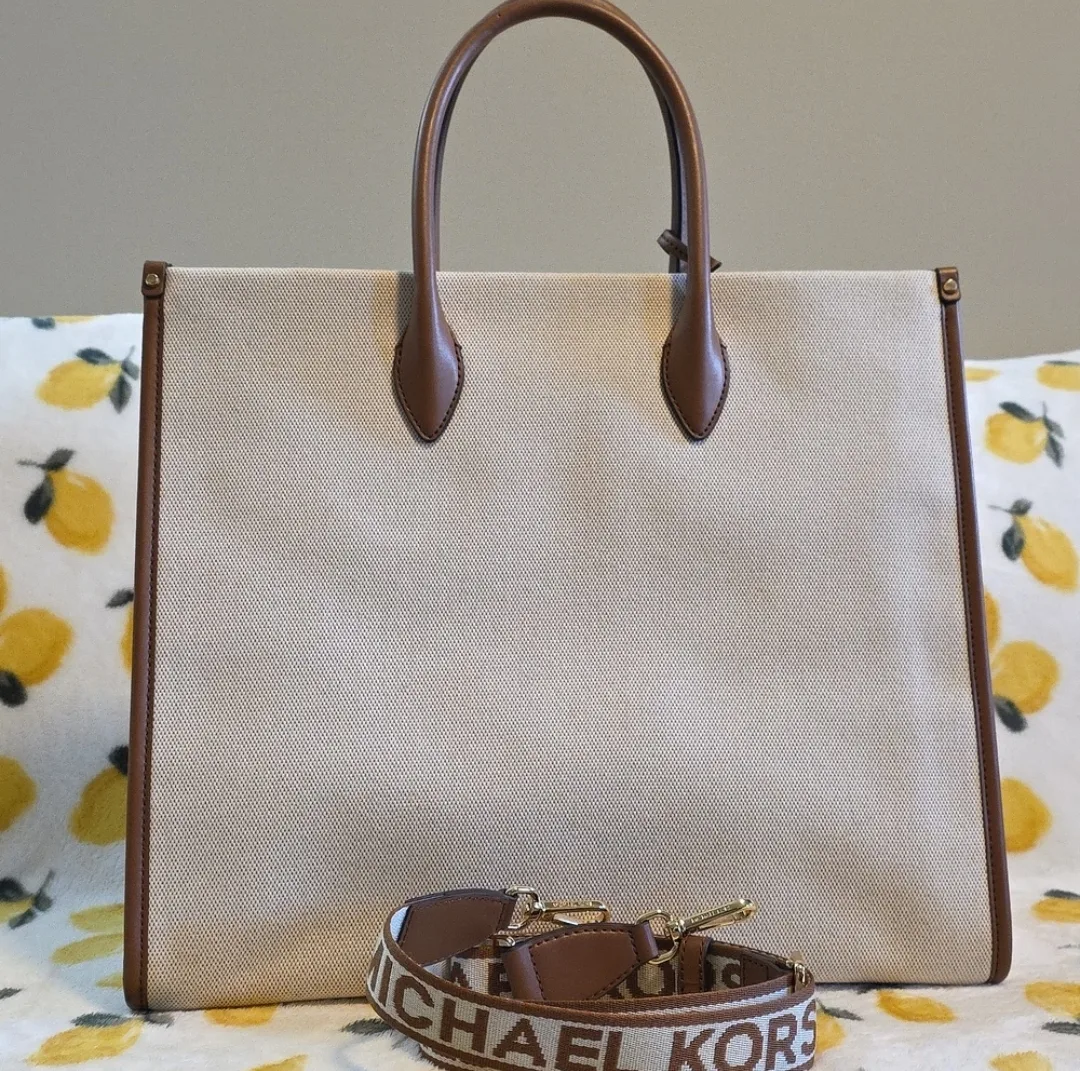 Michael Kors Large Tote Bag image indicator(2)