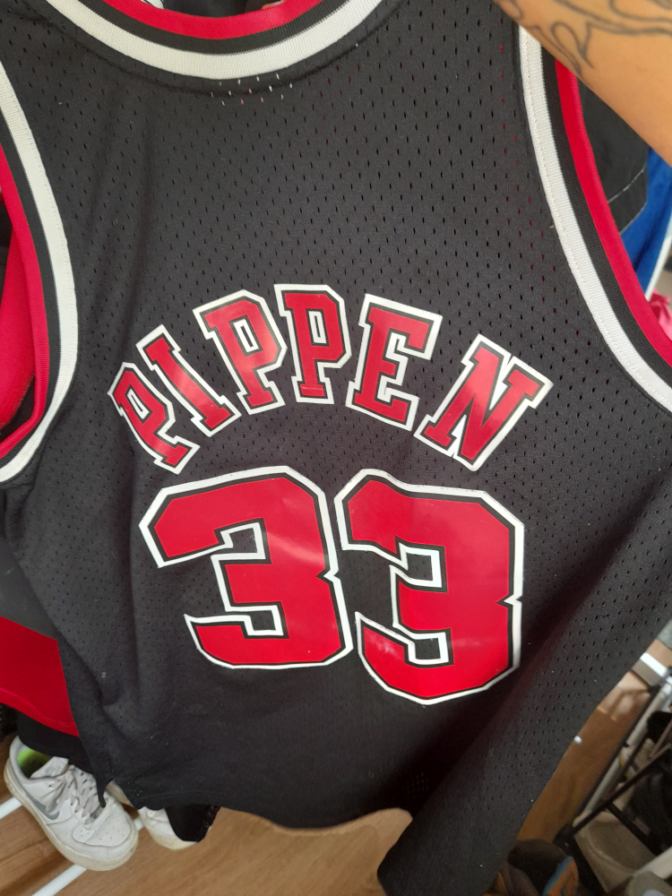 Scottie Pippen Chicago Bulls Jersey - photo 2