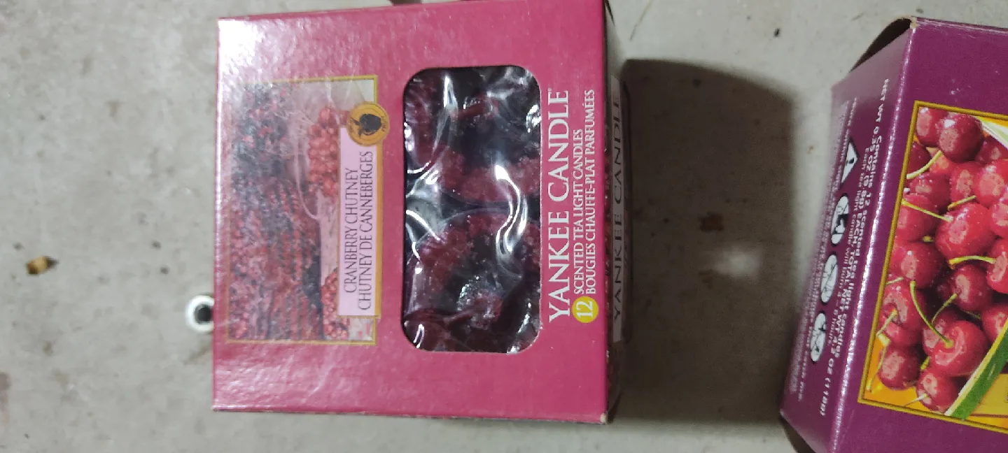 Yankee Candle Scented Tea Light Candles - Assorted Scents image indicator(4)