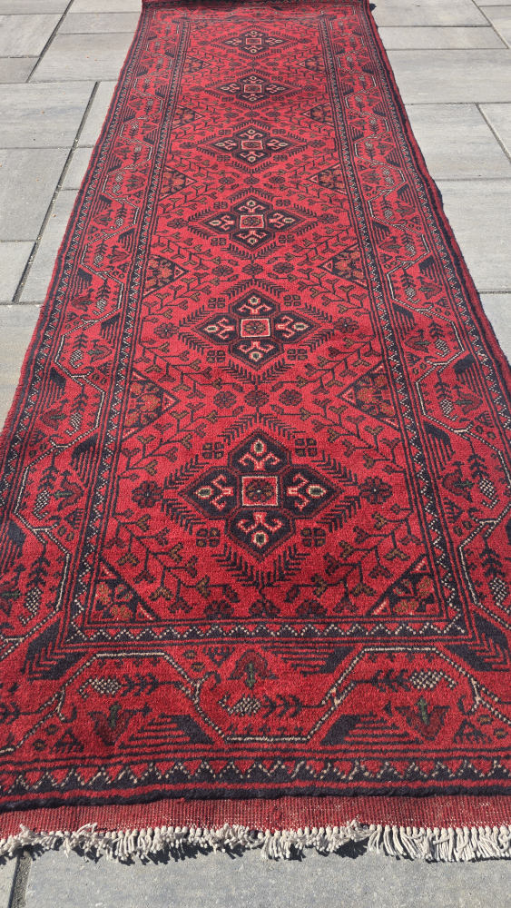 Red Patterned Hallway Runner Rug - photo 3