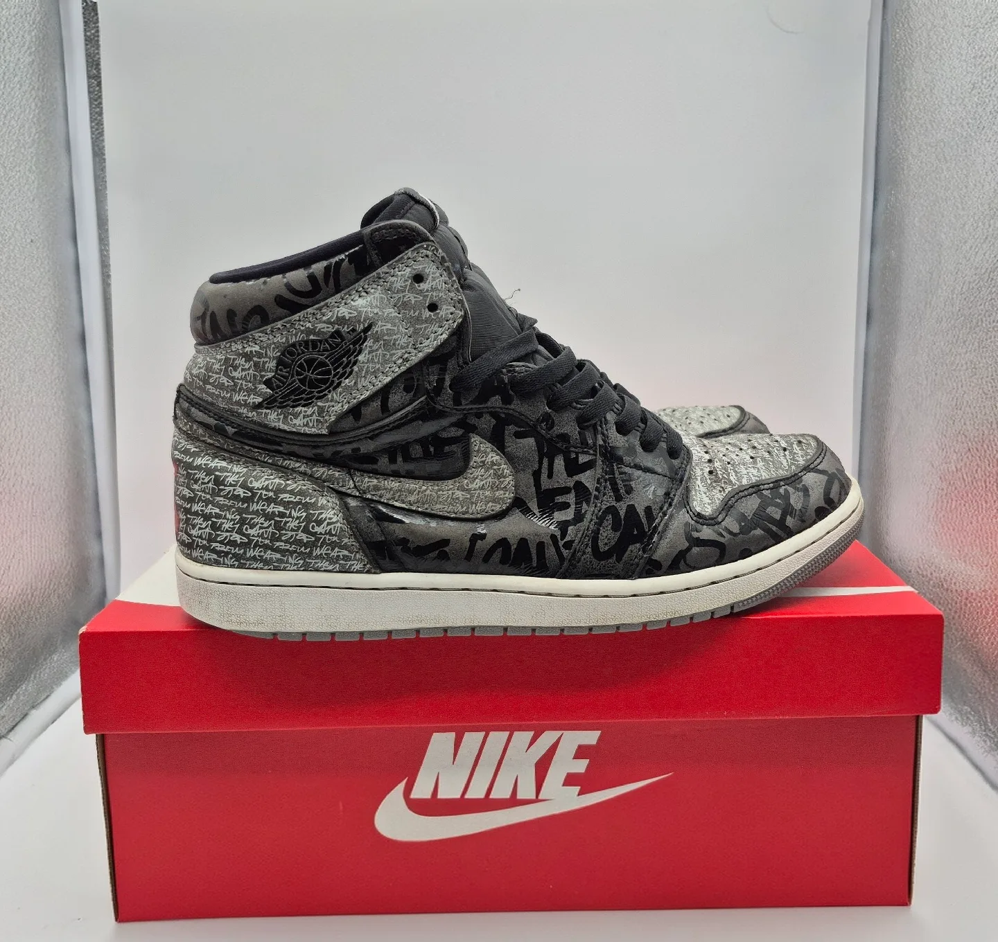 Nike Air Jordan 1 High OG "Rebellionaire" sneakers image indicator(2)