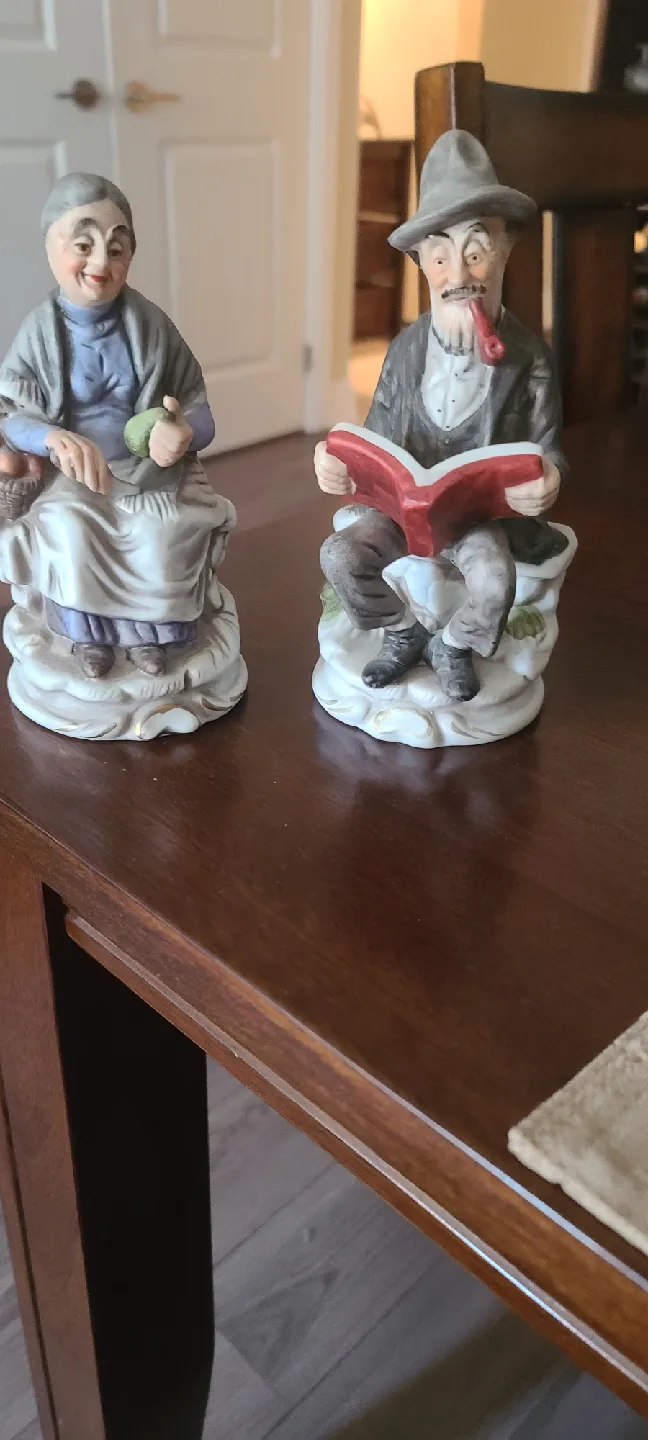 Vintage Porcelain Figurines - Man & Woman image indicator(4)