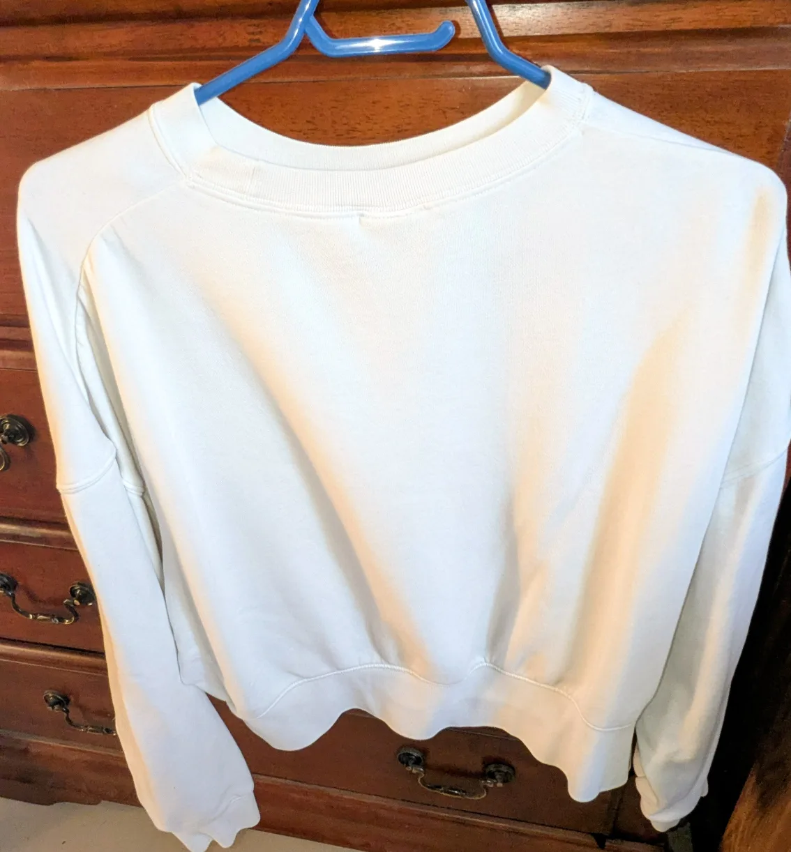 🥕 Nike White Cropped Sweatshirt - Size XS image indicator(3)