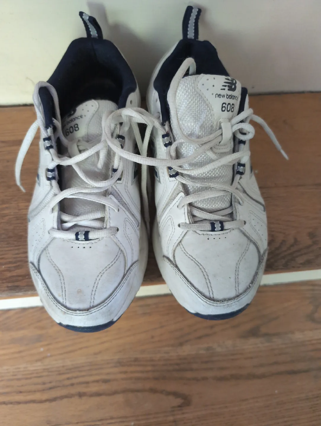 New Balance 608 White Sneakers - US 7 image indicator(3)