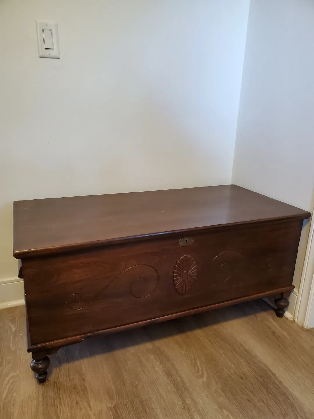 Vintage Cedar Chest image indicator(2)