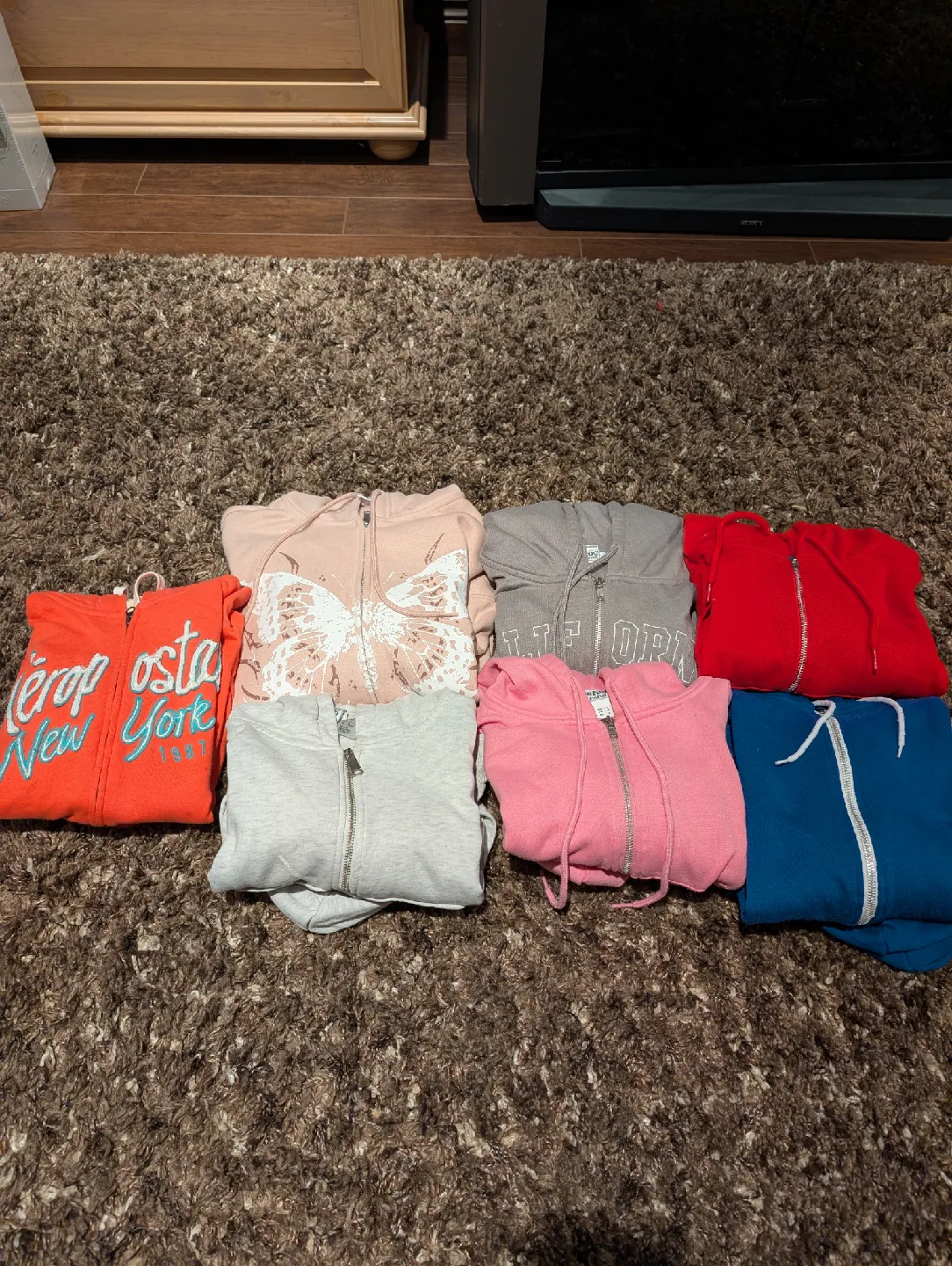 Teen Girls S/M Zip-Up HOODIES (7pcs) thumbnail