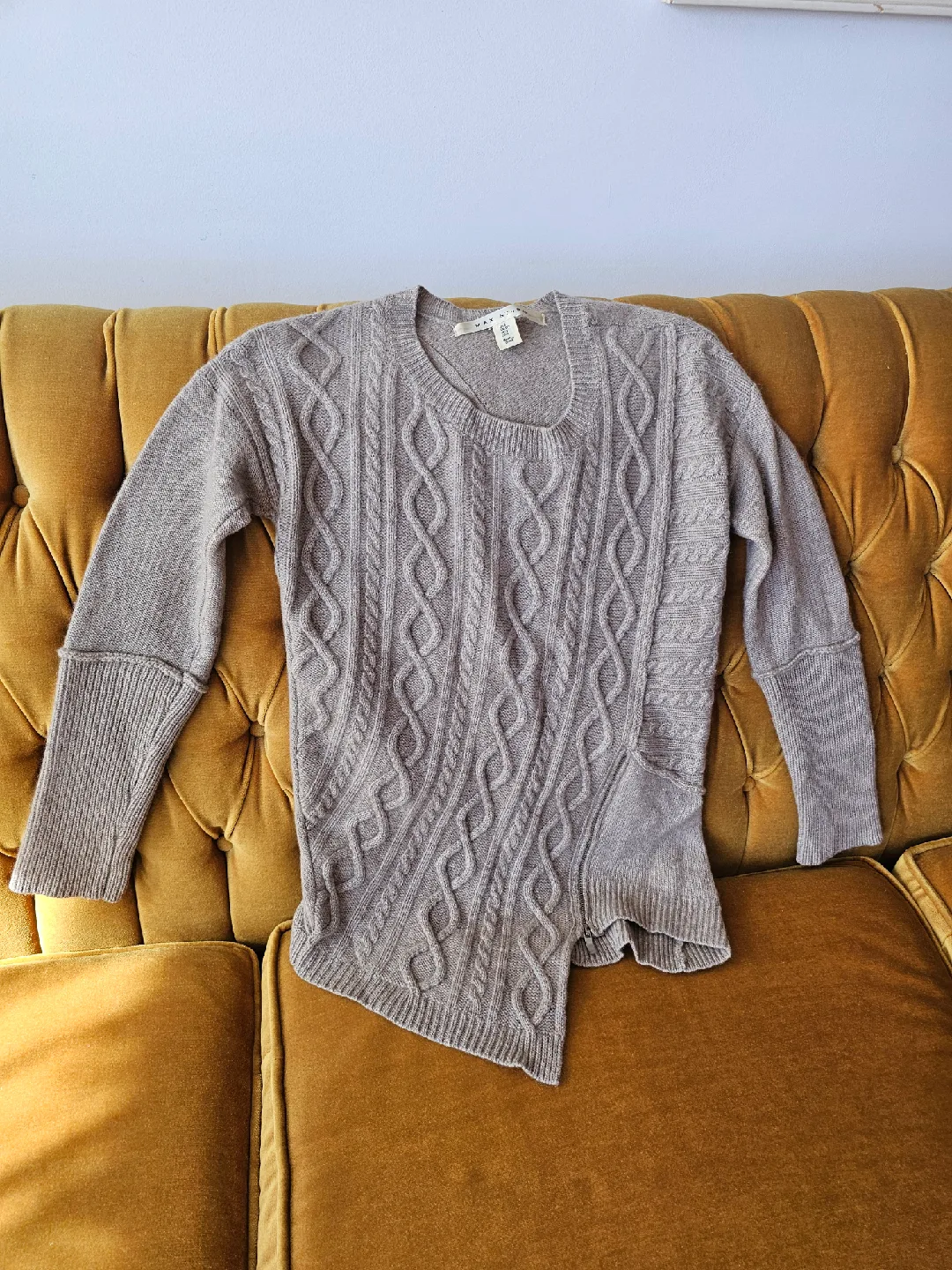 🥕 Wool Sweater with assymetry design image indicator(2)