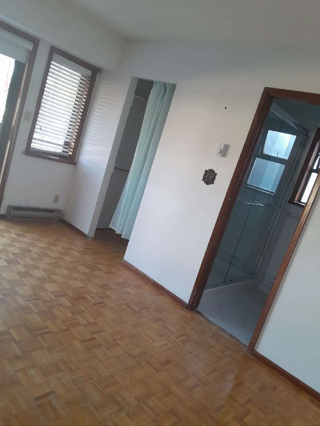 Rent private rooms, girls only image indicator(8)