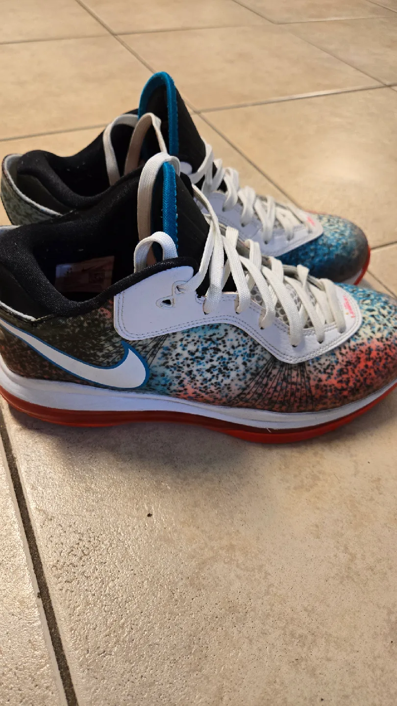 Lebron 8 low, size 8.5 image indicator(2)